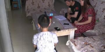 不只是“熊孩子”专利学霸儿子玩手机游戏花掉母亲两月工资